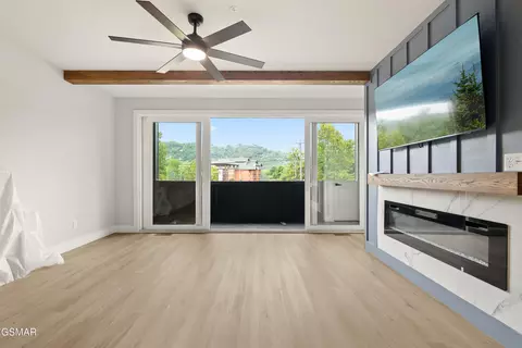 215 Circle Dr, Gatlinburg, TN 37738
