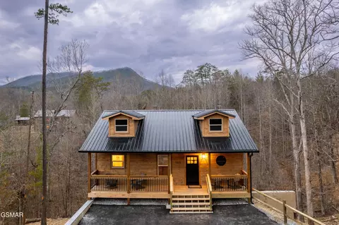 1523 Bluff Ridge Rd, Sevierville, TN 37876