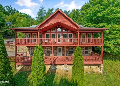 1029 Shadow Ridge Dr, Sevierville, TN 37862