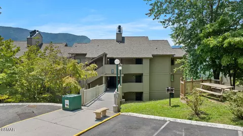 3710 Weber Rd, Gatlinburg, TN 37738