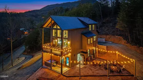 1518 Bear Valley Rd, Sevierville, TN 37876
