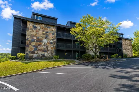 1380 Ski View Dr, Gatlinburg, TN 37738