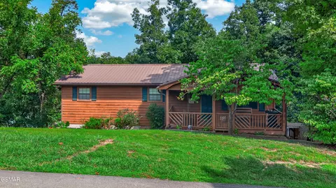 1537 Kinder Ln, Dandridge, TN 37725