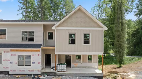 812 Powdermill Rd, Gatlinburg, TN 37738
