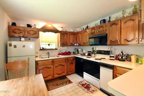 Kitchen - 177 Sequoyah Trl, Rutledge, TN 37861 photo 3 of 4
