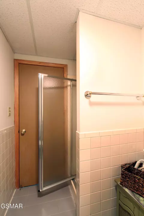 Bath - 177 Sequoyah Trl, Rutledge, TN 37861 photo 5 of 6