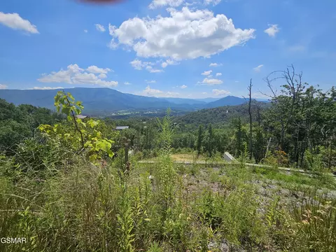 2330 Surries High Top Way, Sevierville, TN 37862