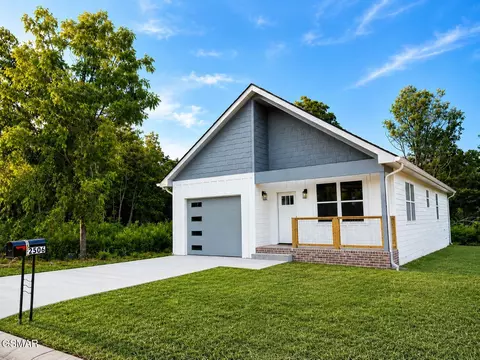 2506 Limestone Ct, Sevierville, TN 37876