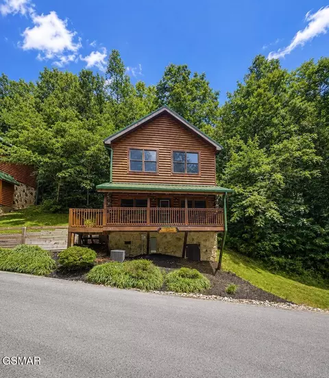 645 Chickasaw Gap Way, Pigeon Forge, TN 37863