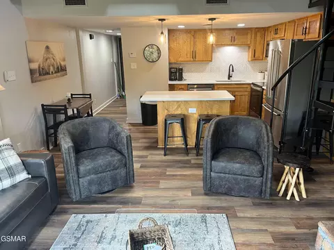 1081 Cove Rd, Sevierville, TN 37876