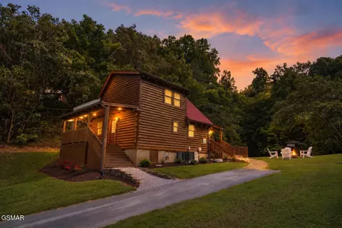 439 Hideaway Ridge Cir, Sevierville, TN 37862