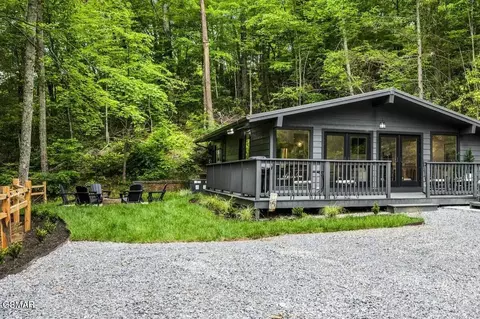1137 Old Cartertown Rd, Gatlinburg, TN 37738