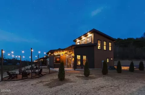 984 Goose Gap Rd, Sevierville, TN 37876