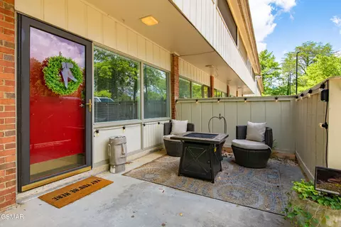 2806 Suncrest Rd, Pigeon Forge, TN 37863
