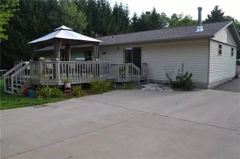 1426 Louis Rd, Fall Creek, WI 54742 photo 3