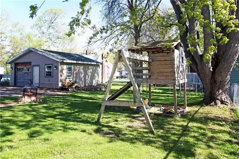 860 Maple St, Baldwin, WI 54002 photo 4