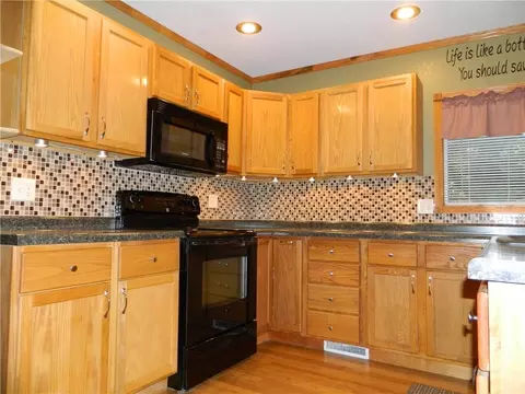 208 S Riverside Dr, Cornell, WI 54732 photo 3