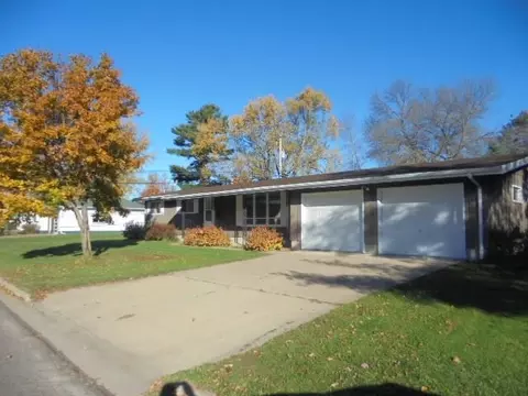 120 E Grant St, Augusta, WI 54722 photo 2