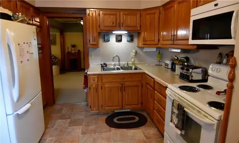 511 S 7th St, Cameron, WI 54822 photo 3