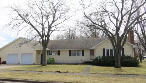 200 E Grant, Thorp, WI 54771 photo 1