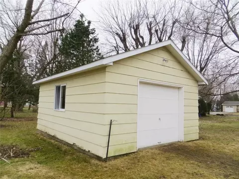 200 E Grant, Thorp, WI 54771 photo 7