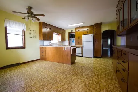 123 E 4th Ave, Stanley, WI 54768 photo 2