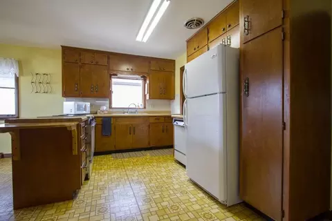 123 E 4th Ave, Stanley, WI 54768 photo 5