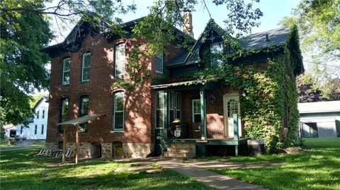 205 E Willow St, Chippewa Falls, WI 54729 photo 3