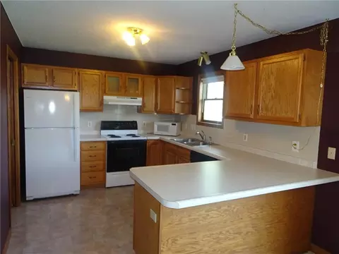 1960 Windmill Dr, Baldwin, WI 54002 photo 2