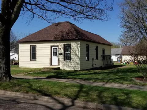 1833 Jackson St, Bloomer, WI 54724 photo 2