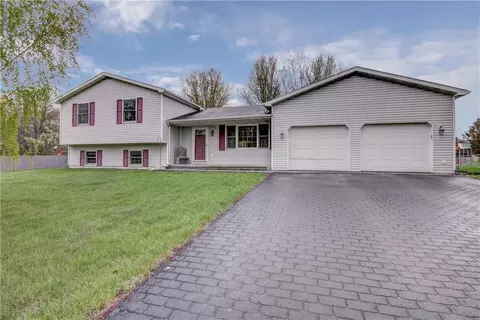 642 Willow St, Baldwin, WI 54002 photo 1