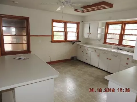 120 E 3rd Ave, Stanley, WI 54768 photo 3