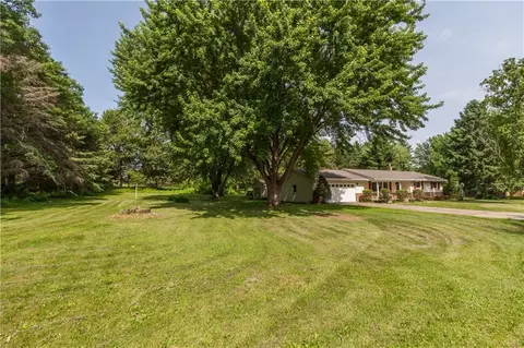 7204 Timber Ridge Ln, Eau Claire, WI 54701 photo 2