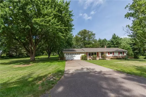 7204 Timber Ridge Ln, Eau Claire, WI 54701 photo 1
