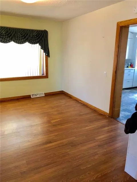 224 E 2nd Ave, Stanley, WI 54768 photo 11