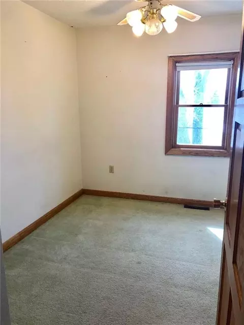 224 E 2nd Ave, Stanley, WI 54768 photo 9