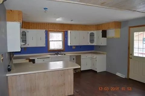 917 Scribner St, Spooner, WI 54801 photo 3