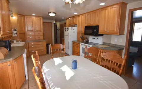 216 E Poplar Ave, Cameron, WI 54822 photo 5