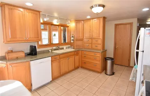 216 E Poplar Ave, Cameron, WI 54822 photo 2