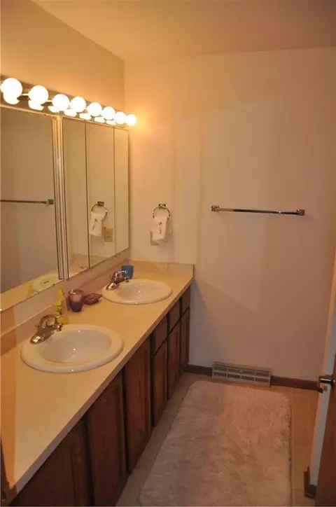 3028 Petunia Ln, Beloit, WI 53511 photo 13