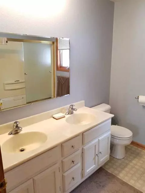 4404 E Hamilton Ave, Eau Claire, WI 54701 photo 8