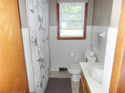 817 Auth St, Durand, WI 54736 photo 7
