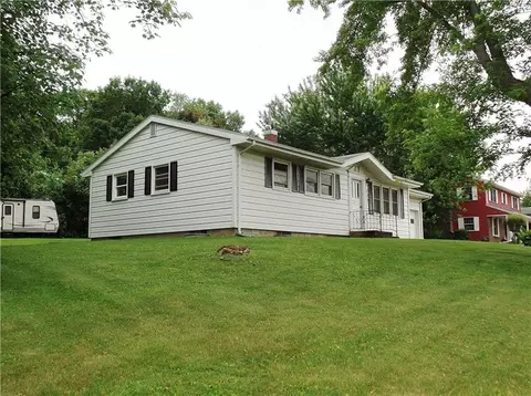 817 Auth St, Durand, WI 54736 photo 2