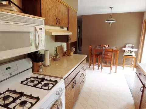 817 Auth St, Durand, WI 54736 photo 3