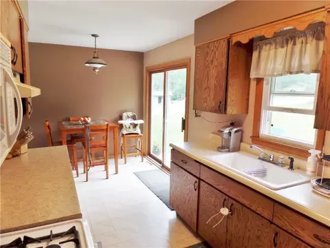 817 Auth St, Durand, WI 54736 photo 4