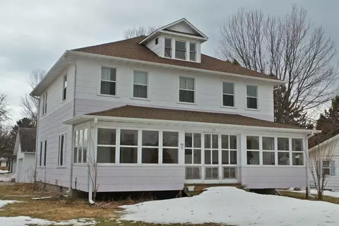 212 Elm St, Thorp, WI 54771 photo 1