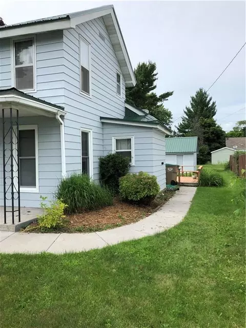 910 Front St, Chippewa Falls, WI 54729 photo 3