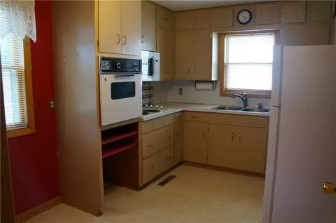 910 Front St, Chippewa Falls, WI 54729 photo 13