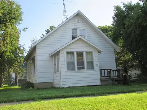205 2nd Ave, Stanley, WI 54768 photo 1