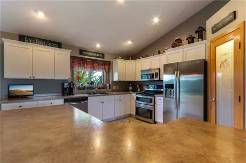 3673 Tamara Dr, Eau Claire, WI 54701 photo 9